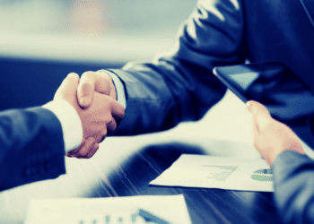 Krypto pôžičky – Čo sú, ako fungujú, riziká, benefity a najlepšie platformy pre tieto služby