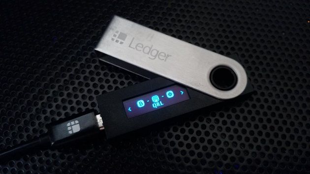 Ledger Nano charging